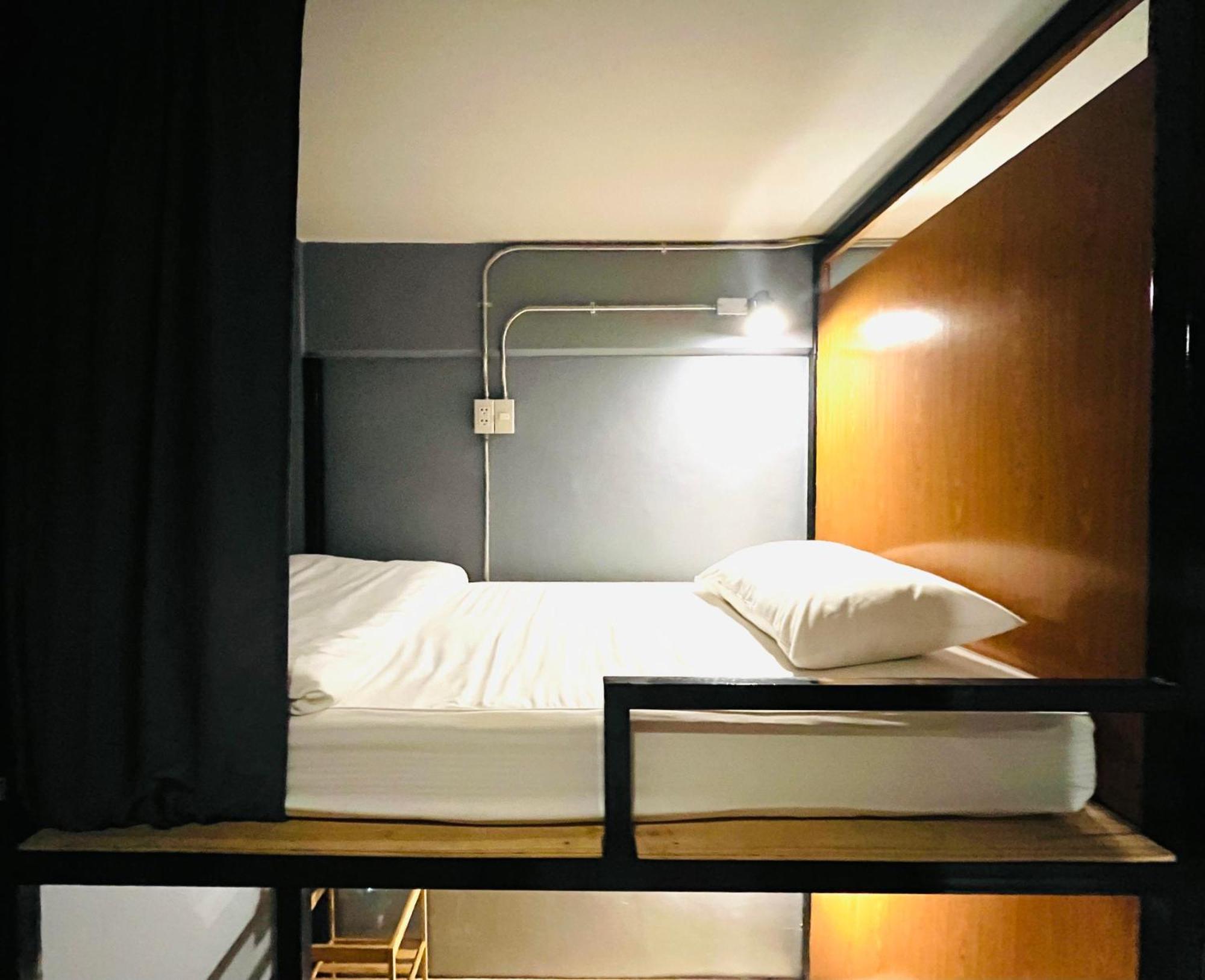 The Backpack Hostel Bangkok Exterior photo