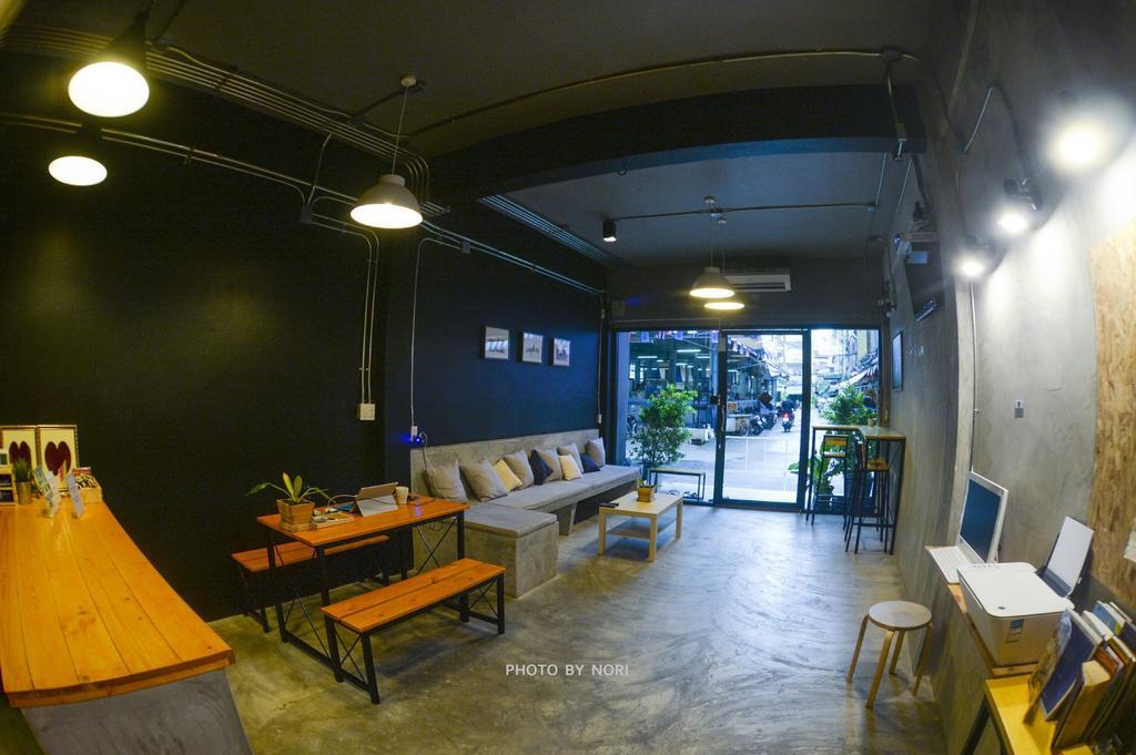The Backpack Hostel Bangkok Exterior photo